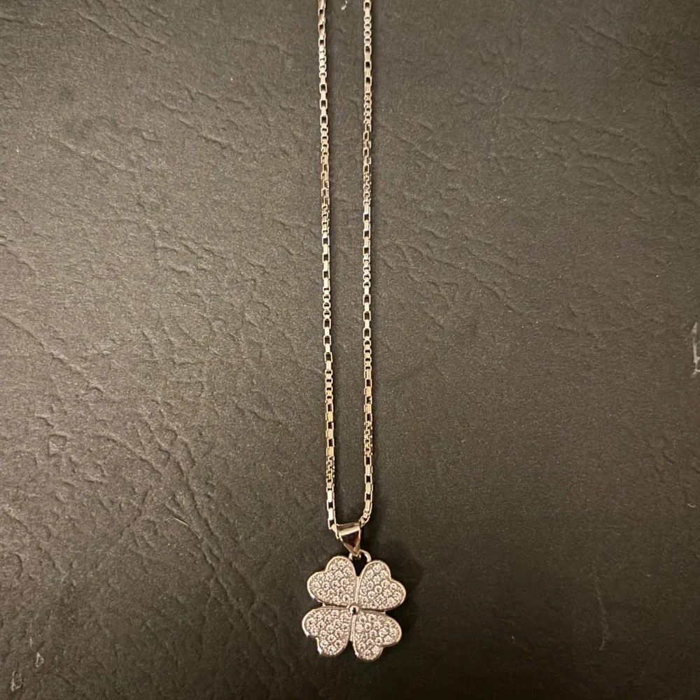 Baublebar White GP Stainless Steel Four Leaf Clover Pendant 18" Chain Necklace - Picture 9 of 13
